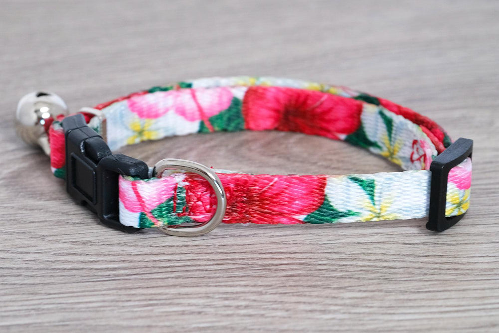 cat collar australia, floral cat collar, this beautiful floral cat collar features hibiscus and frangipani flowers, by Dizzy Dog Collars Australia 